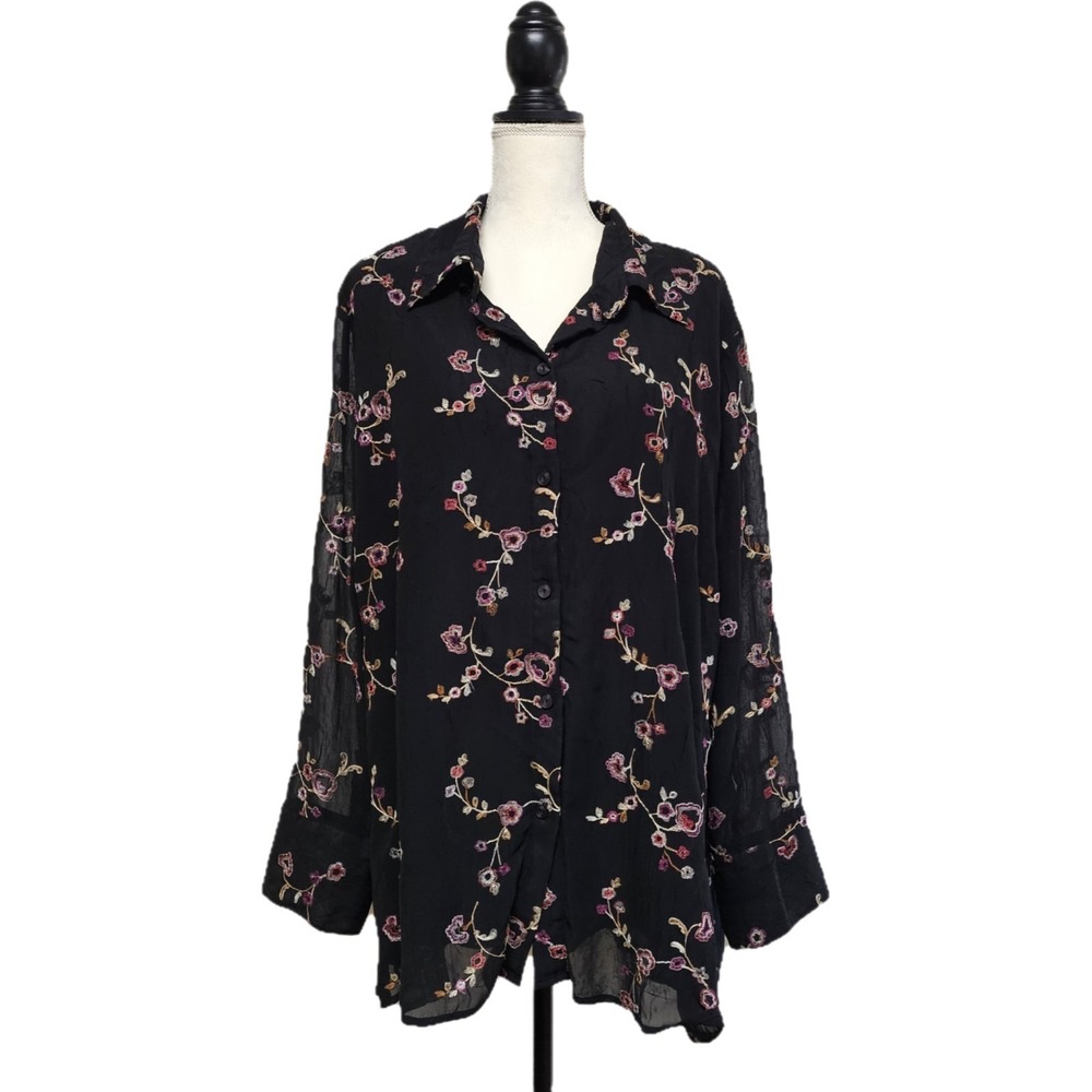 Studio C Black Floral Embroidered Button Front Shirt Size 22/24 Dark Cottagecore